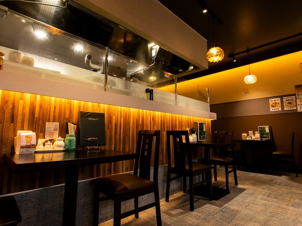 ランチもディナーも、一人で訪れやすくて嬉しいお店