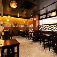 「なかなかお店で食べられない」「お店で食べる時間が取れない」という方のために、テイクアウト料理を用意しています。事前に電話をすれば、待ち時間がないので気軽に連絡を！