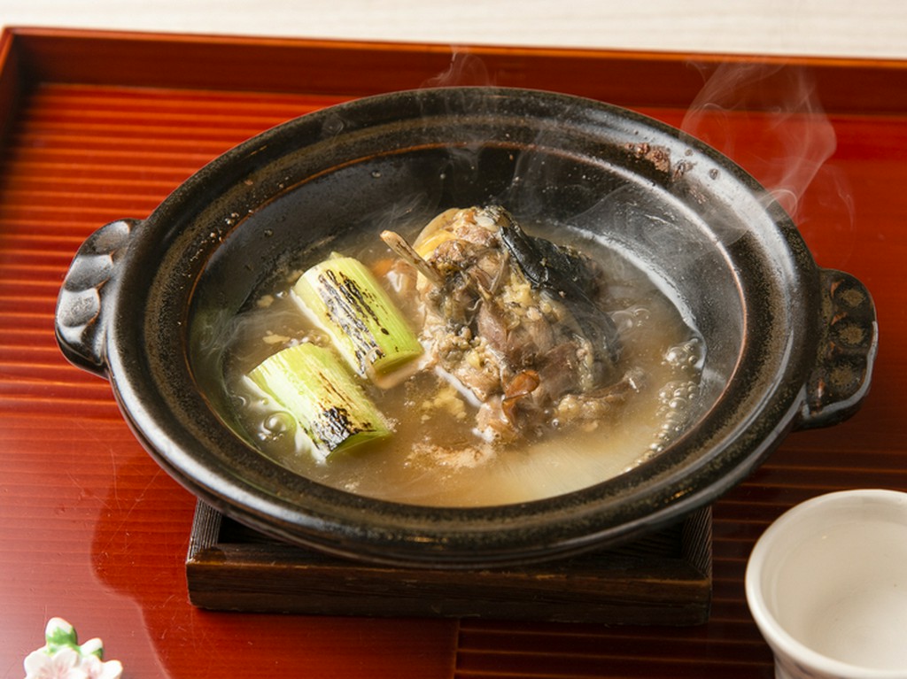 スッポンと気仙沼産フカヒレの小鍋