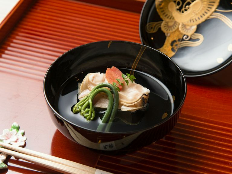 豊かな季節感を五感で楽しめる『お椀〜はまぐり』