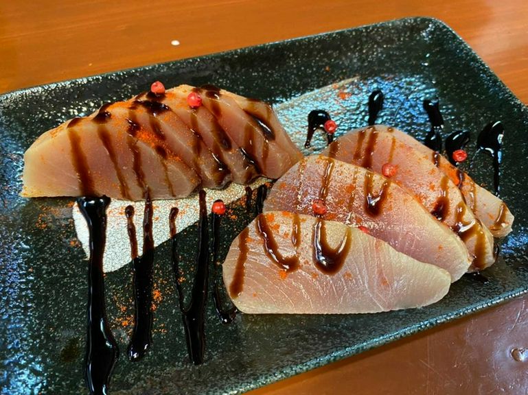 五島列島から仕入れた魚のスモーク