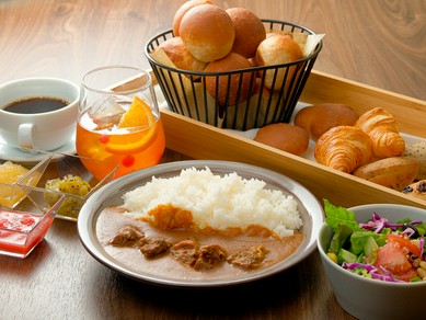 甘さと辛さが絶妙のバランス!『72時間超熟辛口フルーツカレー』