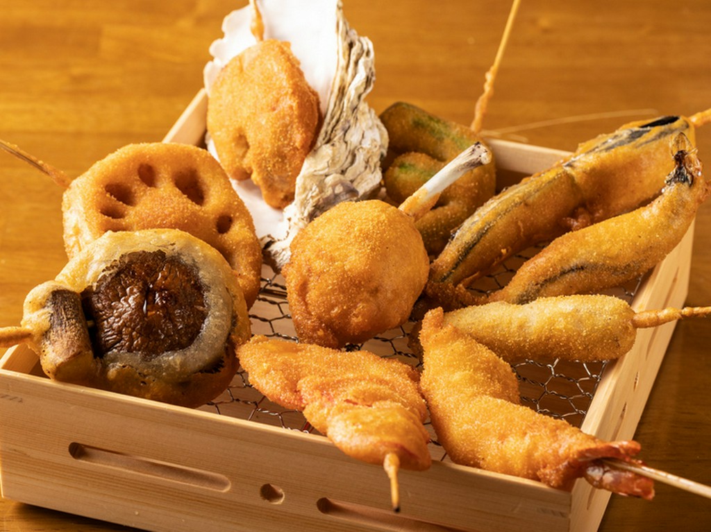 本場・浪速で生まれた伝統の味を伝える本格串揚げが楽しめる