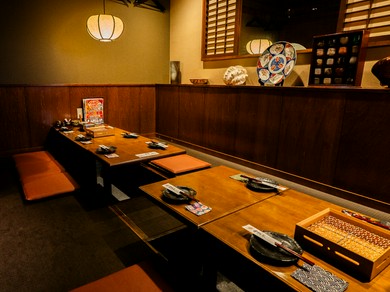 最大15名まで収容できる、大きめ掘りごたつ個室あり