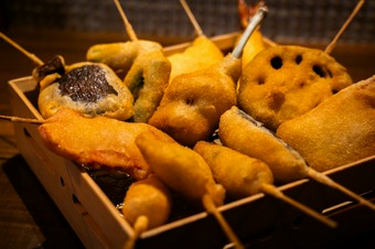 衣、油、ソースすべて手作り！『お任せ十種盛り』