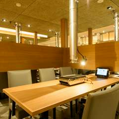 半個室のようなテーブル席なら、ゆっくり2人の時間を満喫できる