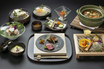 季節の移り変わりを存分に味わい尽くす『旬の夜会席』
