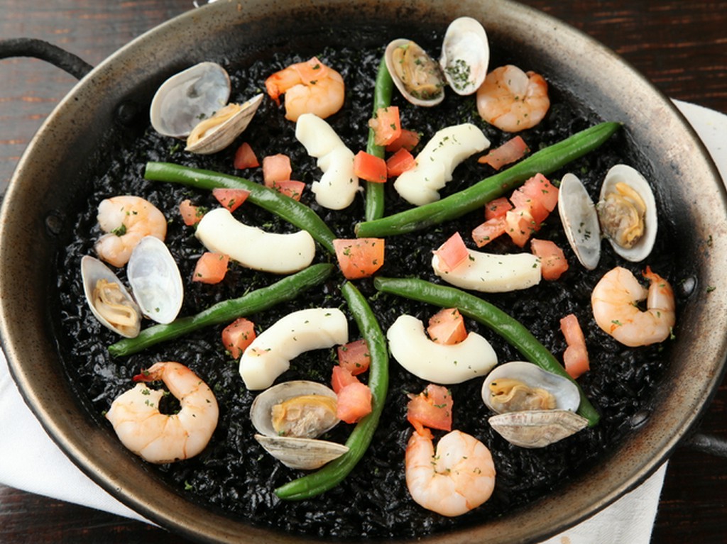 イカ墨のパエリア