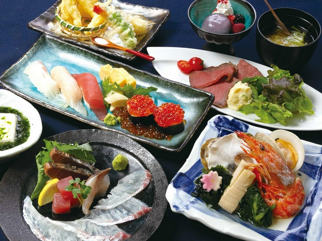 カウンター・テーブル・お座敷、用途に合わせてご用意致します。