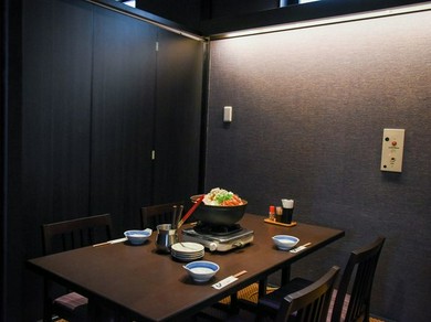 意のままに過ごせる空間とスタミナメニューで、明日への英気を