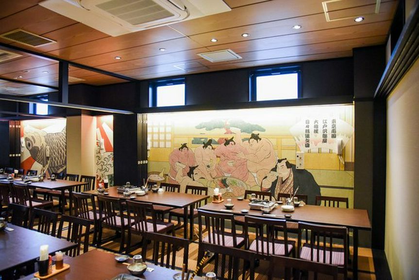 広々としたお席でゆったり会話を楽しんで