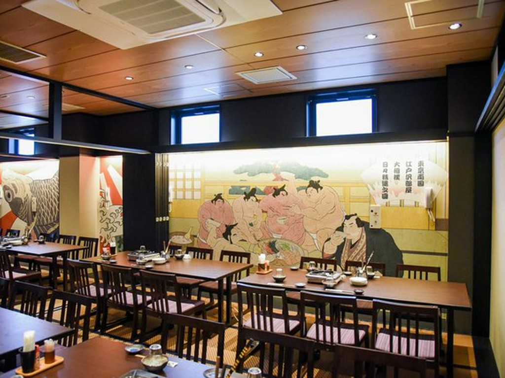 広々としたお席でゆったり会話を楽しんで