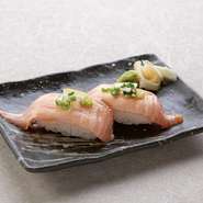 炙りサーモン塩レモン握り2貫