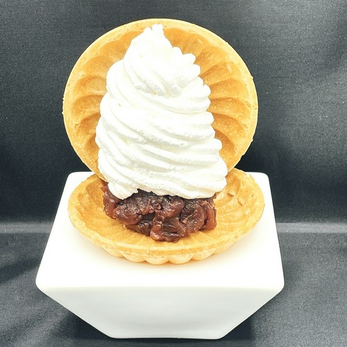 たっぷり生クリーム最中