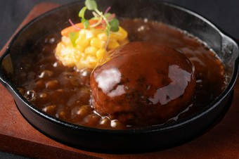 これは鉄板！濃厚すぎるデミグラスソース