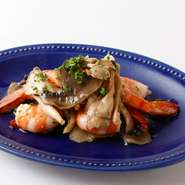 ニンニクとオリーブオイルで仕上げるシンプルな一皿です。