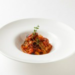 イタリアの伝統料理であるカポナータに蛸を加えました。さらに深まった旨味をご堪能ください。