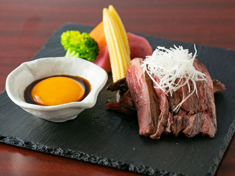 牛ハラミ焼 特製卵黄ソース