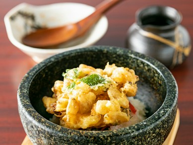 試行錯誤の末生まれた人気メニュー『石焼き天丼』