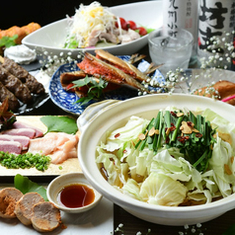 旨い九州名物を贅沢に盛り込んだお得なコース料理を3時間で2,980円～豊富にご用意しております。　