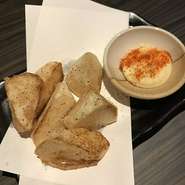 揚げ物だけど何個でも食べられる、さっぱり仕立てのほっくほくの長芋フライです。定番の人気商品です。