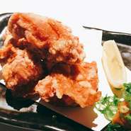 下味にじっくりとつけ込んだ味わい深い本当においしい奥三河鶏の唐揚げです。