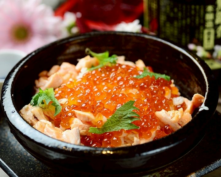 多彩な料理を食べられる飲み放題付きのコース料理