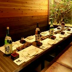 座敷もある店内で、仲間や家族と寛ぎのひとときを