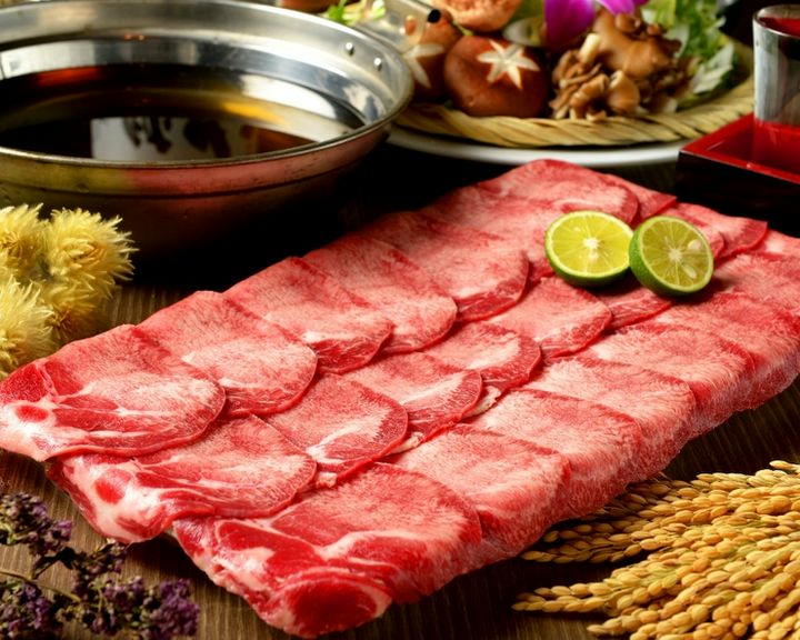 名物の牛タンしゃぶしゃぶは心まで温まる美味しい逸品