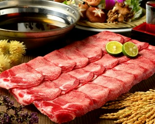 名物の牛タンしゃぶしゃぶは心まで温まる美味しい逸品