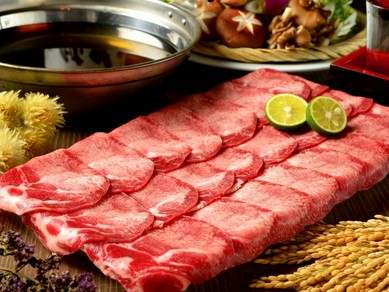 名物の牛タンしゃぶしゃぶは心まで温まる美味しい逸品