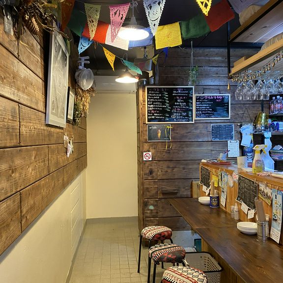 小さい店内