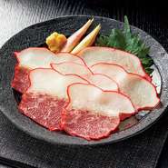 鯨肉は今や希少な食材、脂ののった逸品をお召し上がりください。