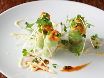 旬の食材や魚介を贅沢に使ったこだわりのコースです21名様以上の場合はお電話にて受付致しております。