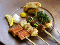 厳選素材を使用した自慢の串焼きを日替わりで!『とりあえず5本盛り』