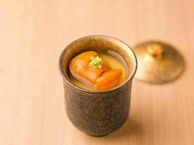 しっとりとした厚切りカツを味わえるスペシャリテ『和牛フィレカツサンド』
