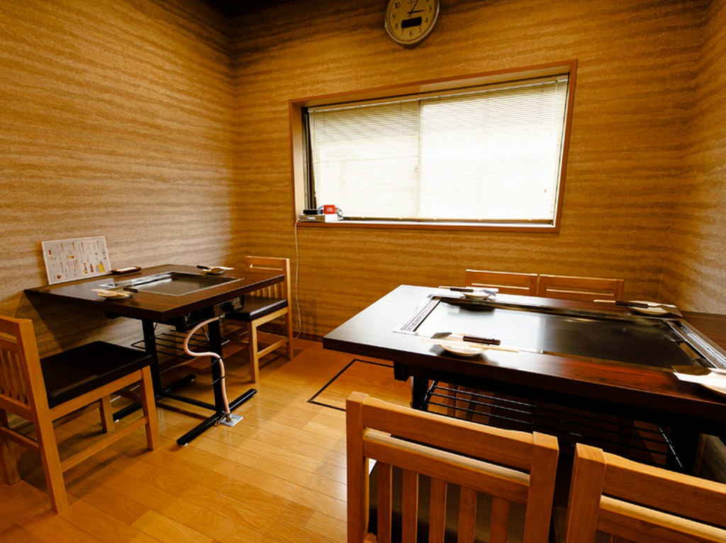 友人宅を訪れたかのような、くつろぎの時間を過ごせる店内