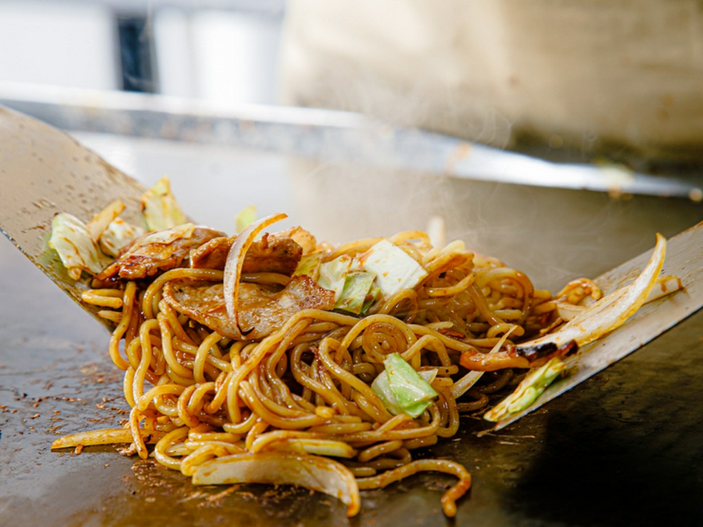 生麺使用で風味が違う！『焼きそば』