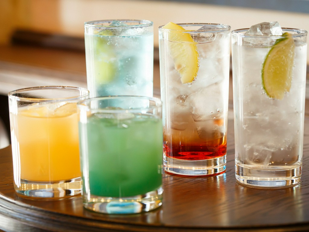 ビールが苦手な人には『カクテル各種』