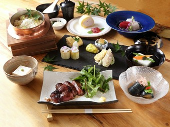 季節ならではの彩りを届ける『コース』