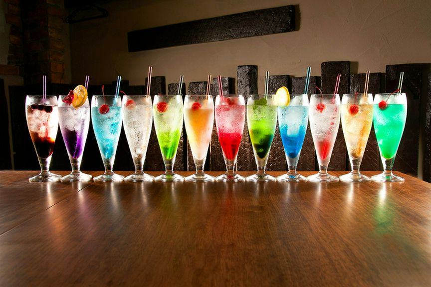 誕生石の色を再現した12種類の『Birth Stone Drink』