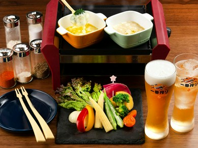 アンチョビとチーズ、2種類のソースから選べる『フォンデュセット』