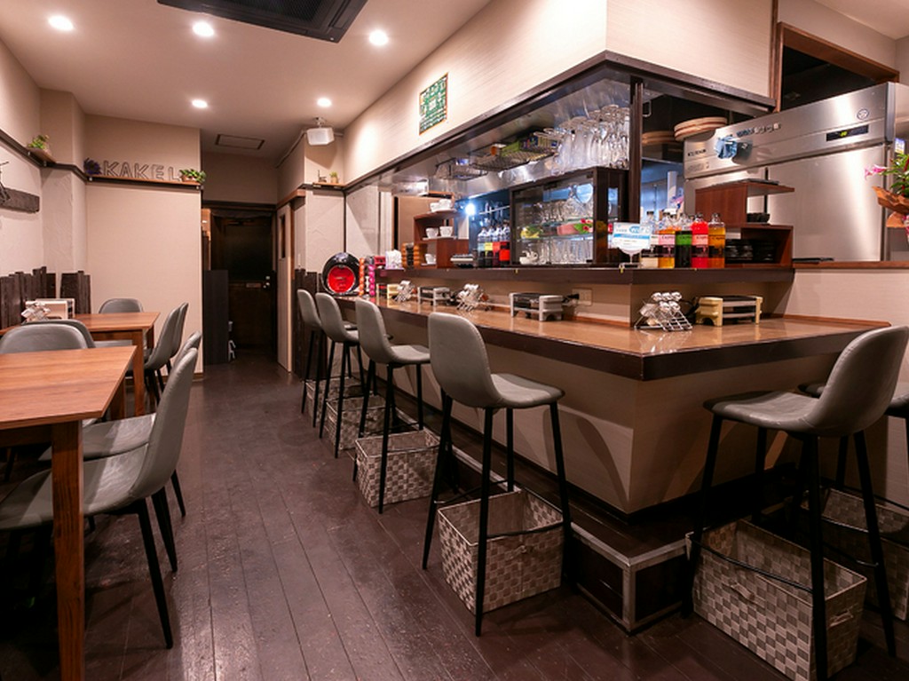 いろいろなニーズに合わせて使える、落ち着きのあるダイニング