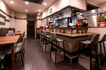 いろいろなニーズに合わせて使える、落ち着きのあるダイニング