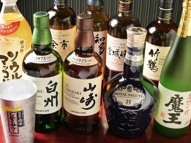 希少な焼酎や日本酒に出合える。和モダン空間で各種宴会