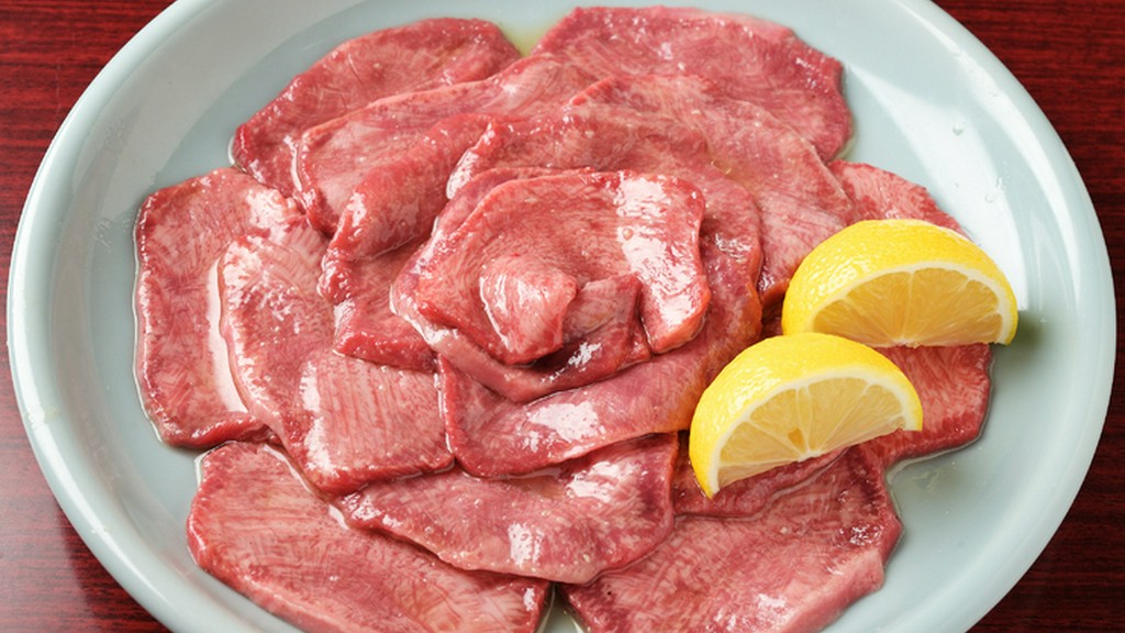 柔らかくてジューシー、異次元のおいしさ。厳選された牛タンの根元部分を厚くスライス『上牛タン塩』