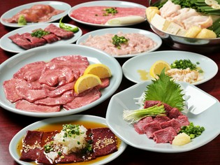 全国各地から直送されるホルモンや、国産黒毛和牛を提供