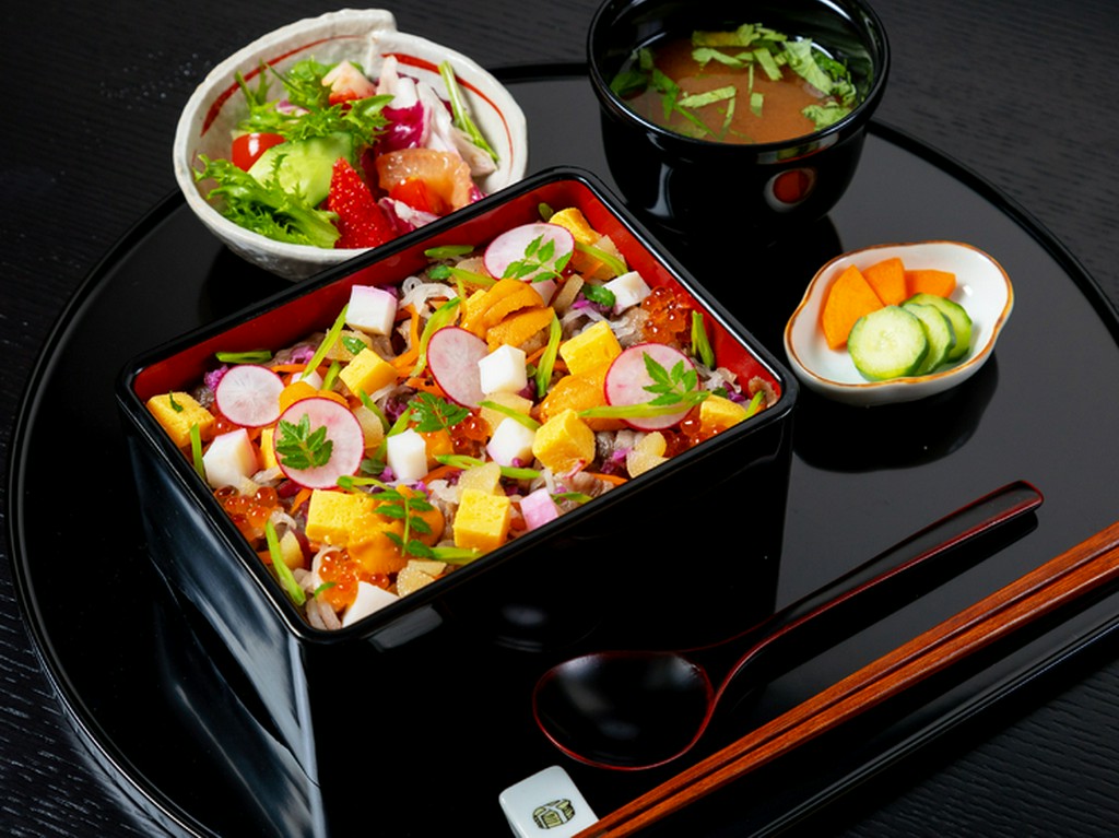 すき焼きちらし重