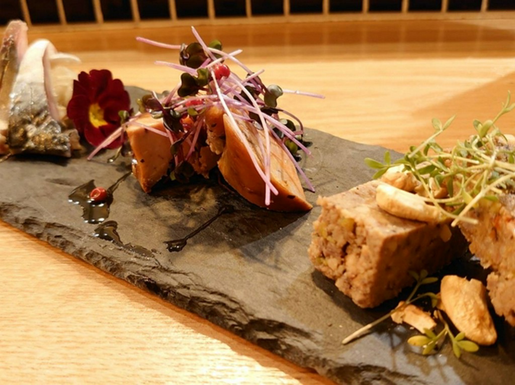 季節の前菜の盛り合わせ