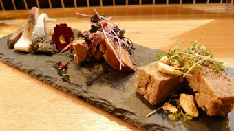 季節の前菜の盛り合わせ